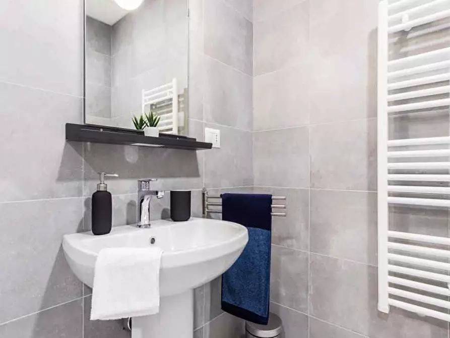 Immagine 8 di Camera in affitto  in Viale Bligny28 a Milano