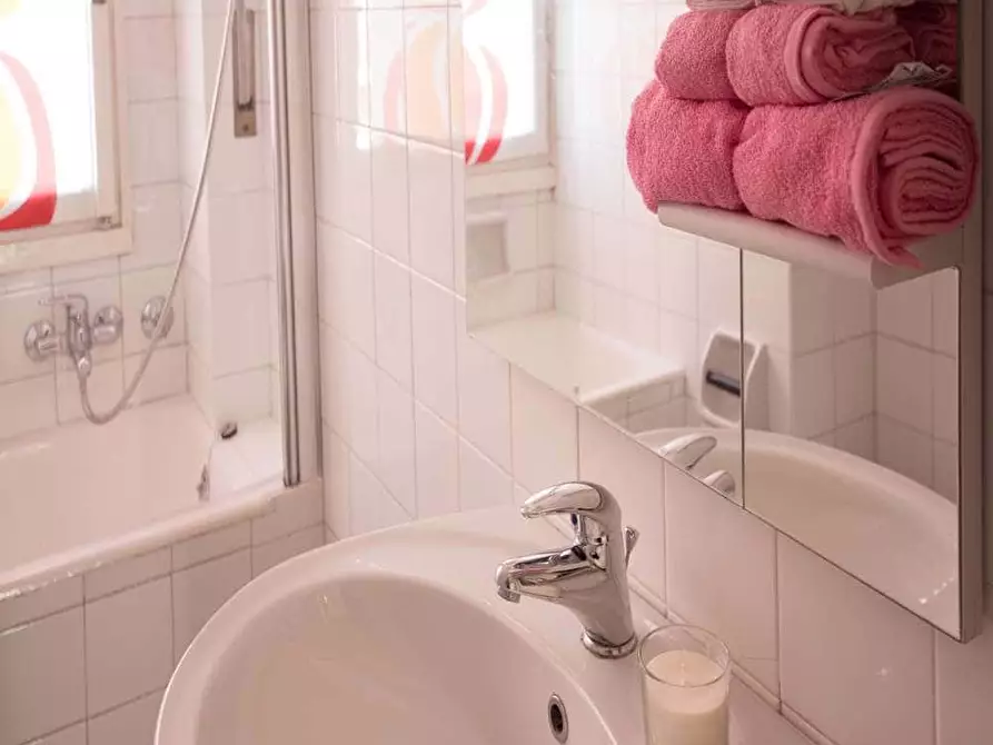 Immagine 16 di Camera in affitto  in Via Don Carlo Gnocchi7 a Milano