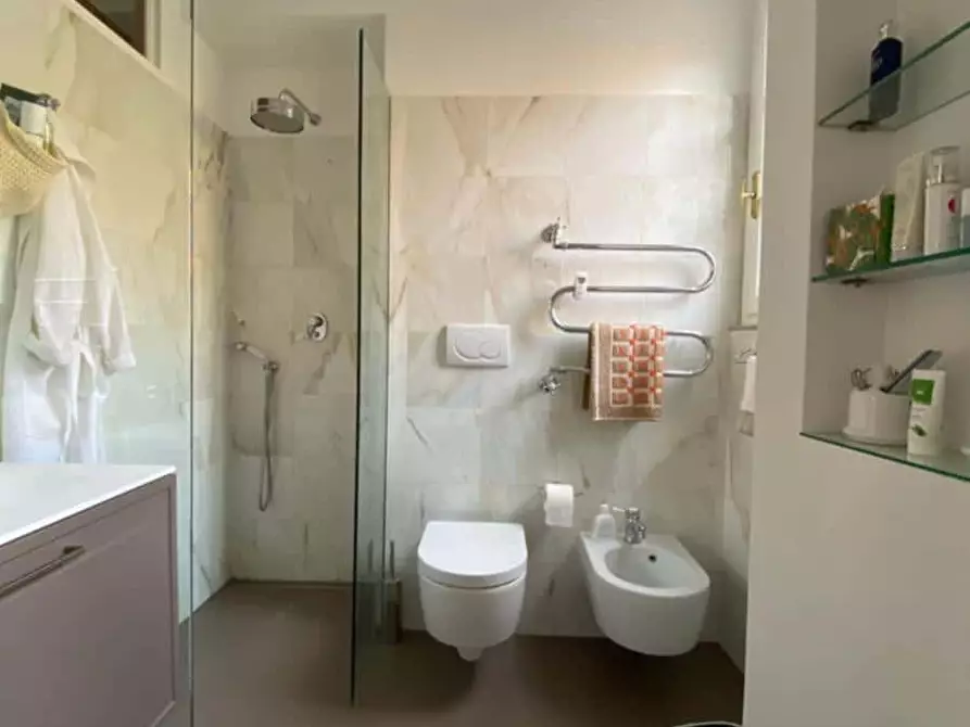 Immagine 23 di Appartamento in affitto  in Via Giuseppe Andreoli2 a Roma