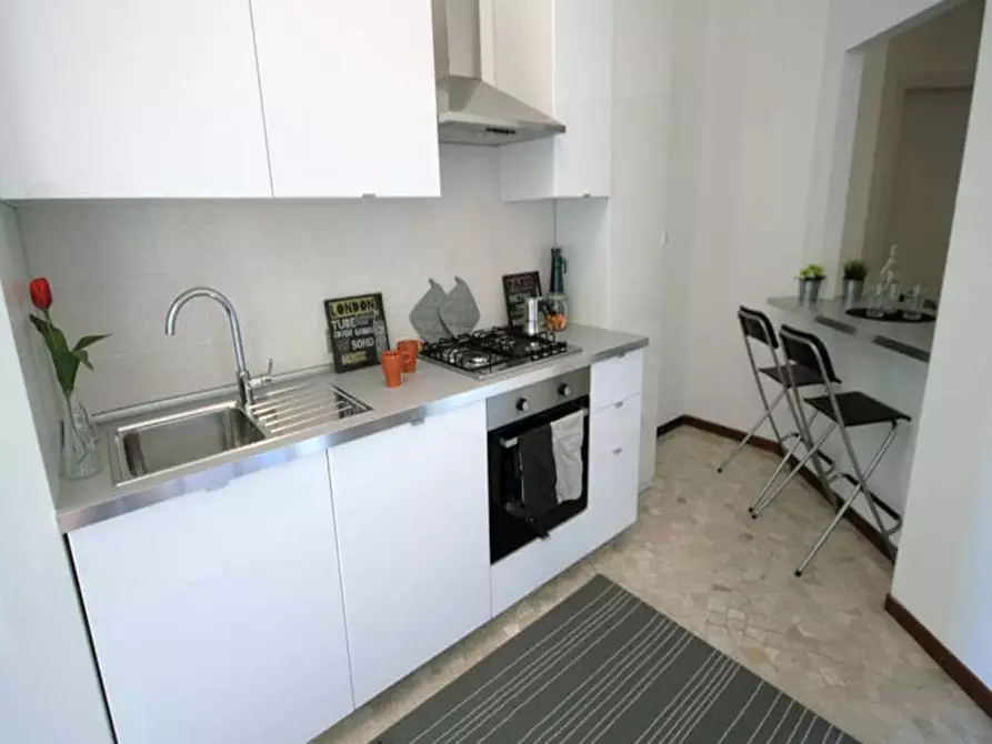 Immagine 15 di Camera in affitto  in Via Mauro Macchi44 a Milano