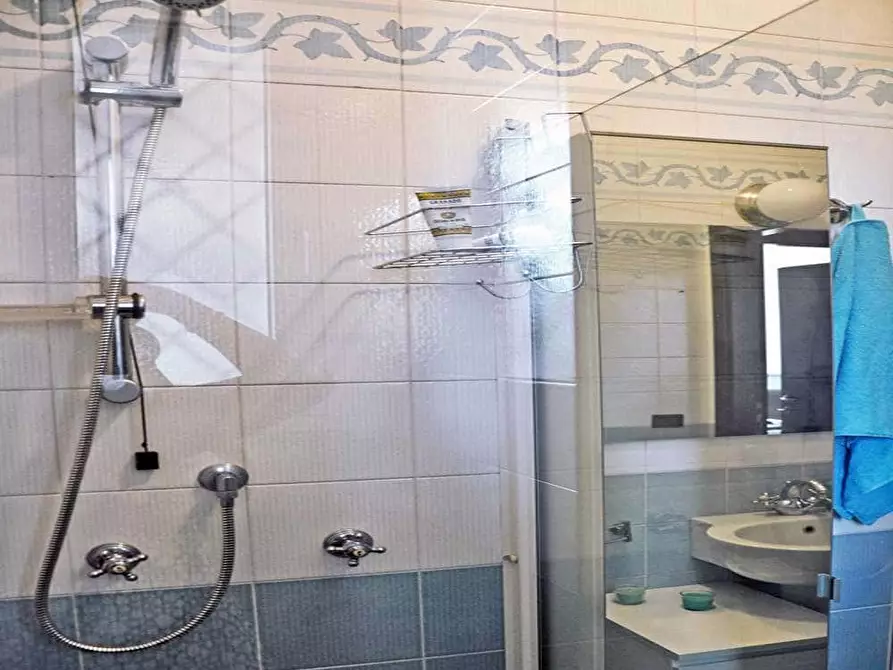 Immagine 12 di Camera in affitto  in Via Gustavo Fara39 a Milano