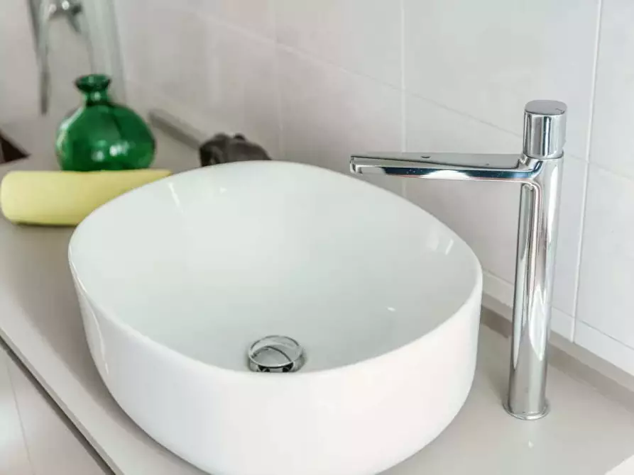 Immagine 48 di Appartamento in affitto  in Via Francesco Anzani a Como