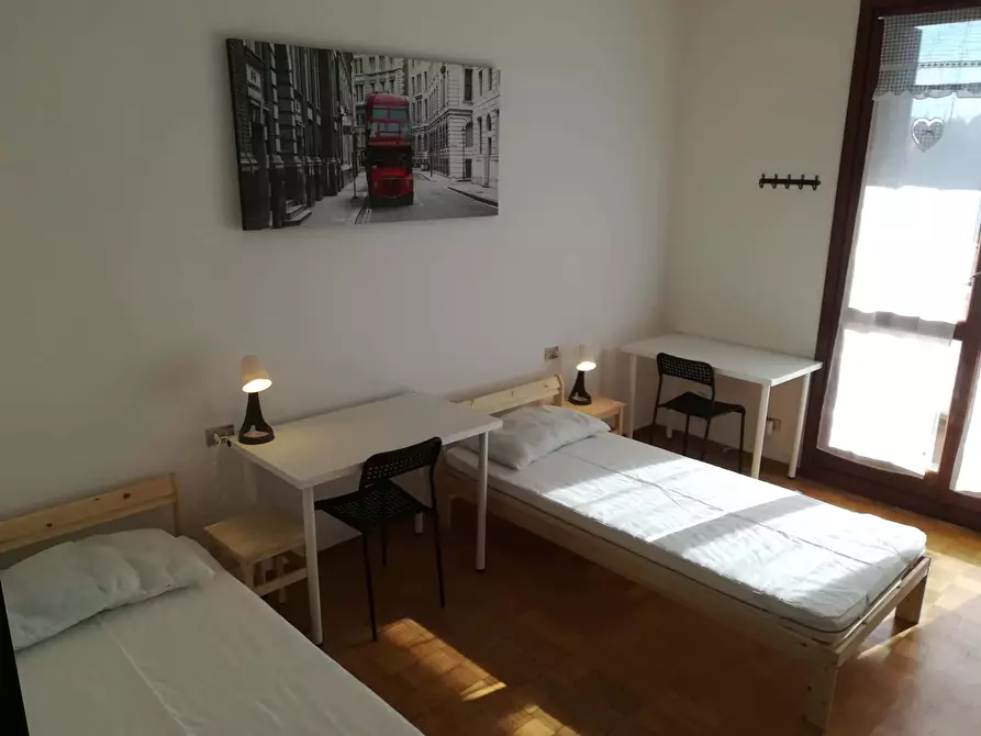 Immagine 1 di Camera in affitto  in Viale Filippo Meda1 a Rho