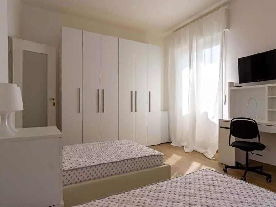 Immagine 11 di Camera in affitto  in Viale San Gimignano4 a Milano