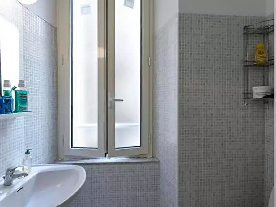 Immagine 9 di Camera in affitto  in Via Alessandria143 a Roma