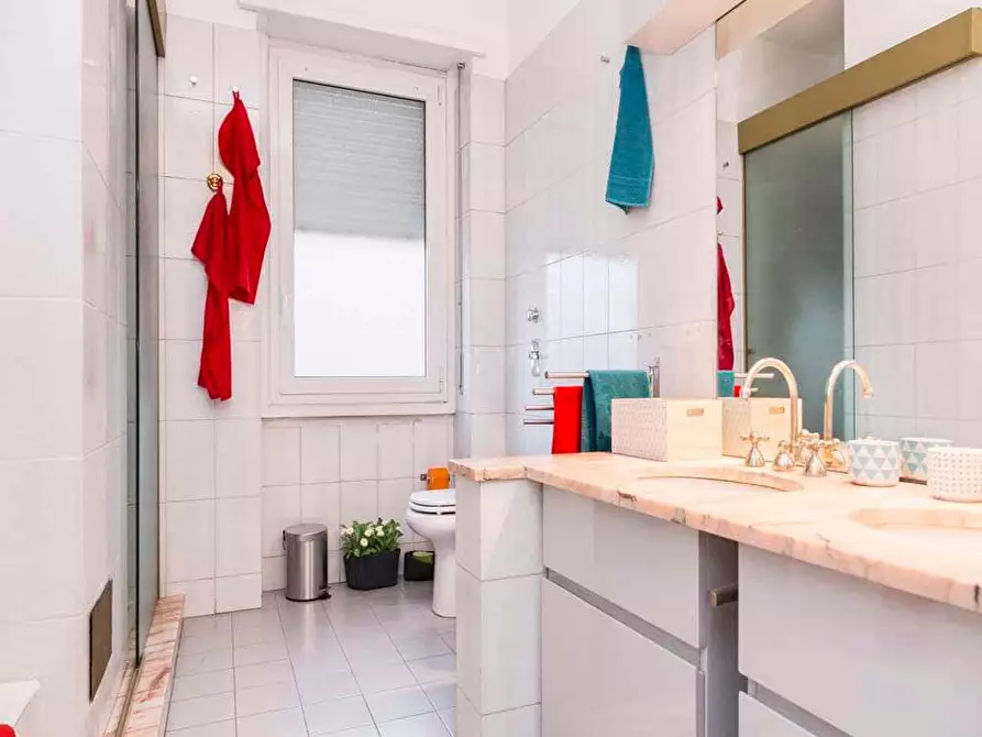 Immagine 8 di Camera in affitto  in Via Antonio Canova25 a Milano