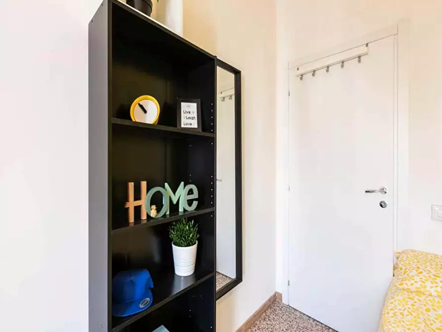 Immagine 5 di Camera in affitto  in Via della Capinera5 a Milano