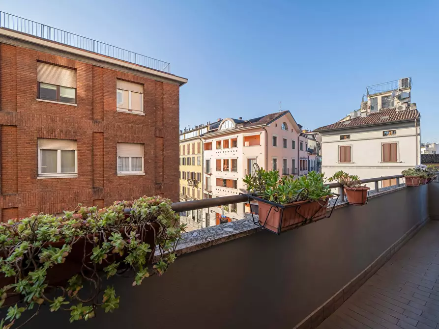 Immagine 61 di Appartamento in affitto  in Via Urbano III1 a Milano