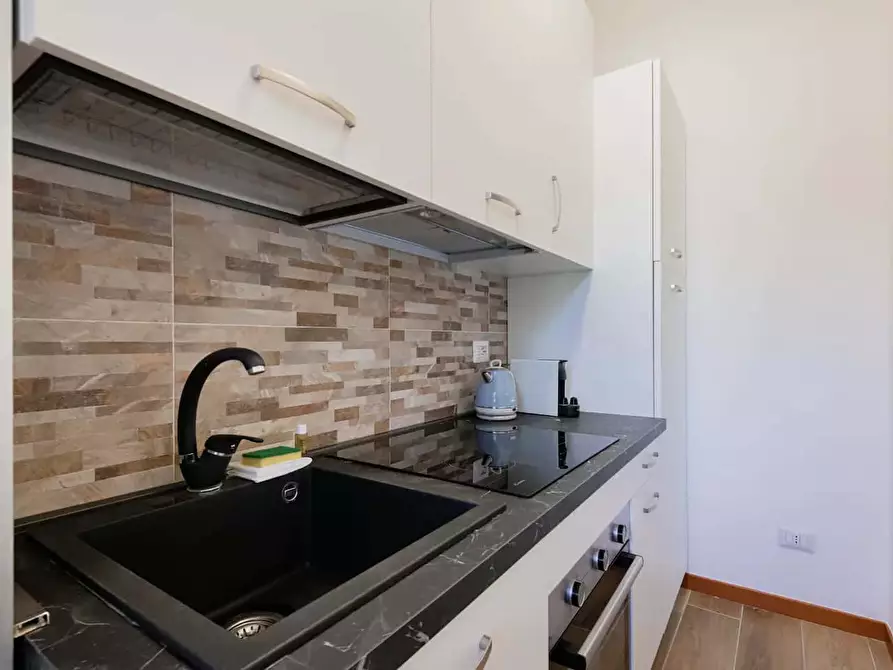 Immagine 22 di Appartamento in affitto  in Via Tavazzano10 a Milano