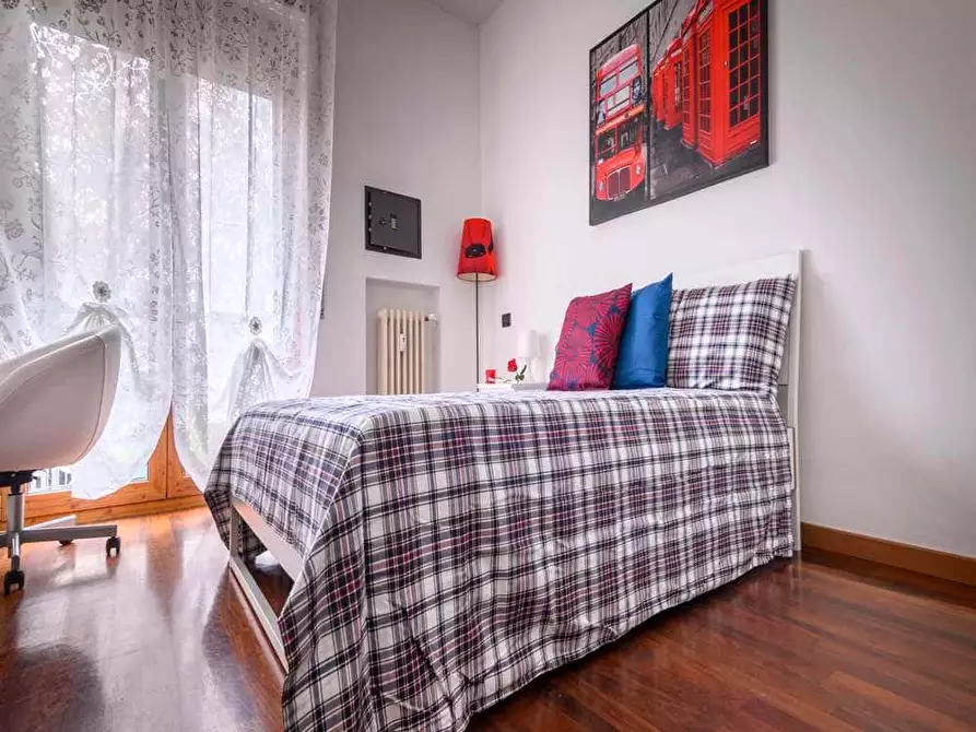 Immagine 5 di Camera in affitto  in Via Ippodromo9 a Milano