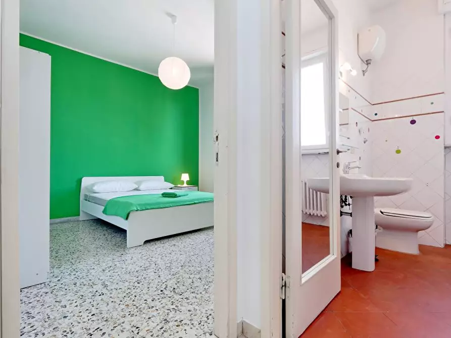 Immagine 3 di Camera in affitto  in Via Vincenzo Bellini56 a Firenze