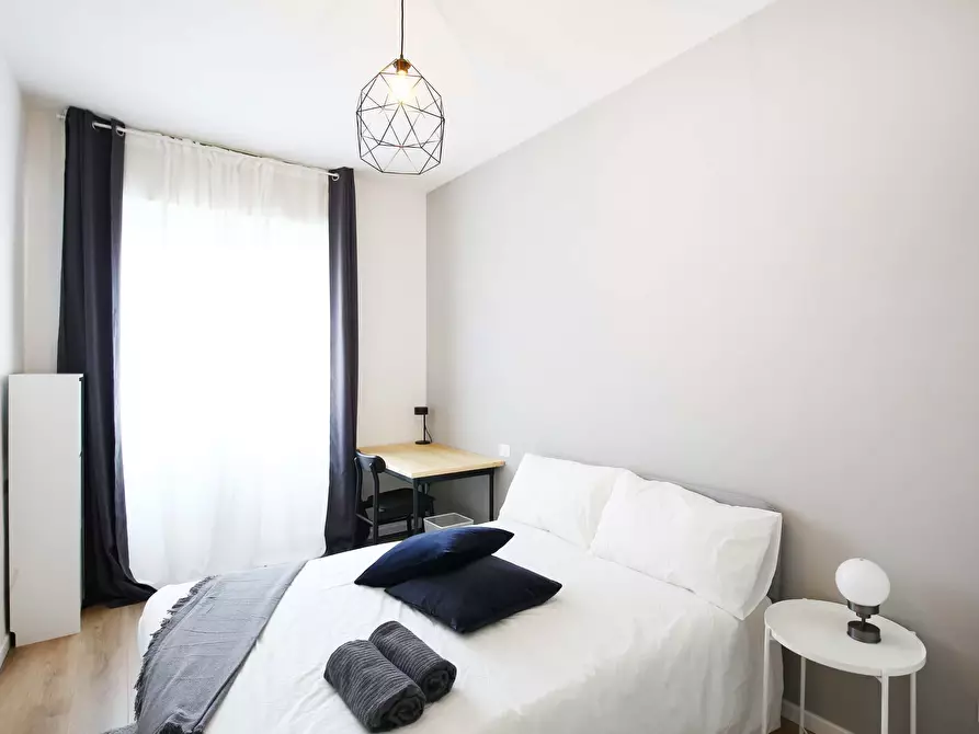 Immagine 1 di Camera in affitto  in Via Carlo Marx26 a Milano