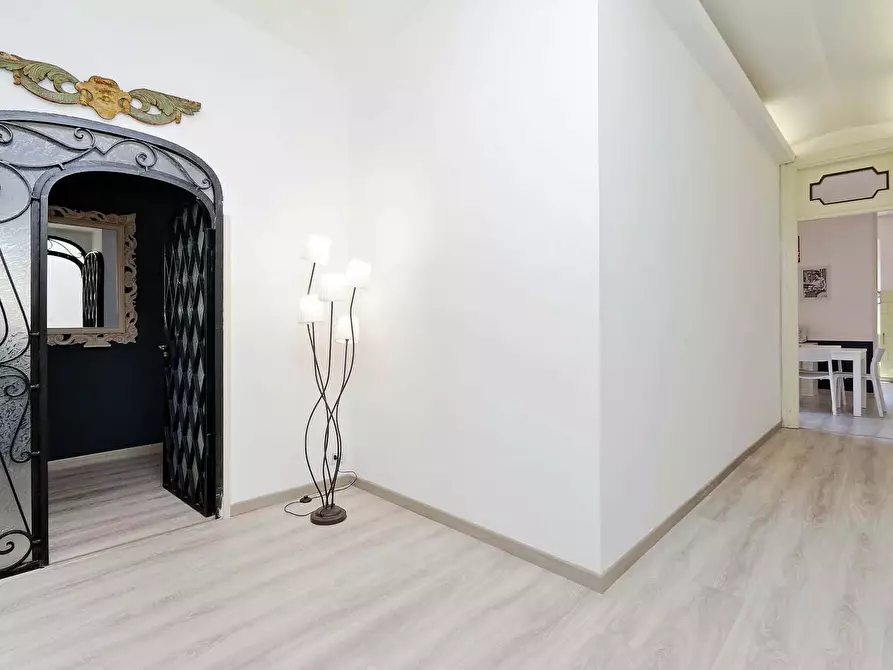 Immagine 22 di Appartamento in affitto  in Via della Mercede21 a Roma