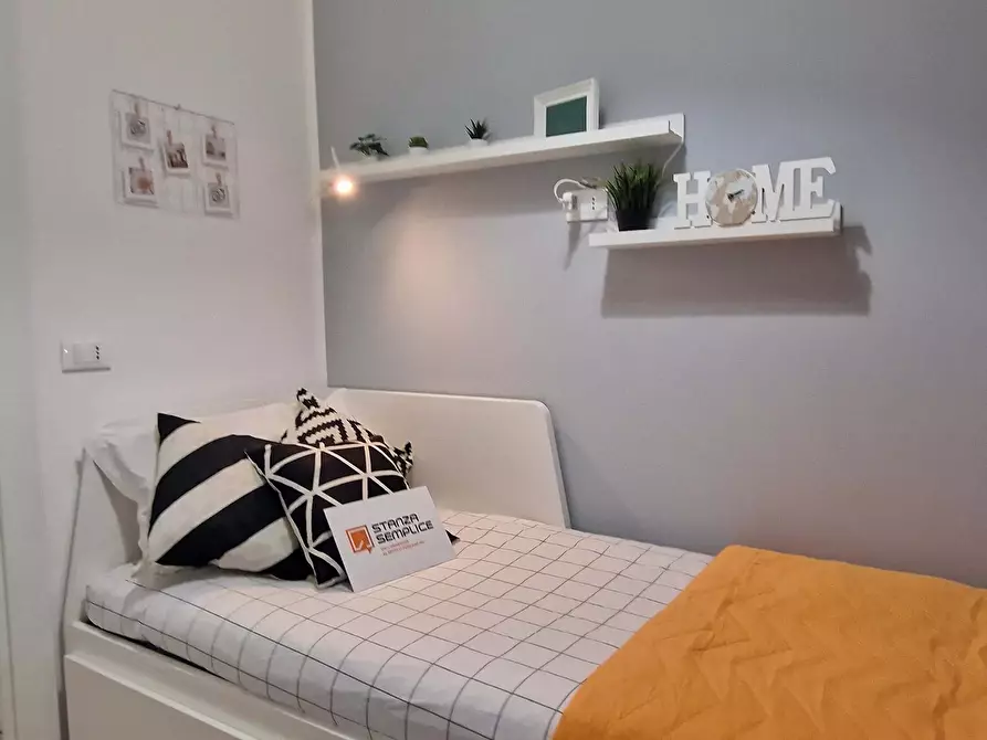 Immagine 3 di Camera in affitto  in Via in Selci54 a Roma