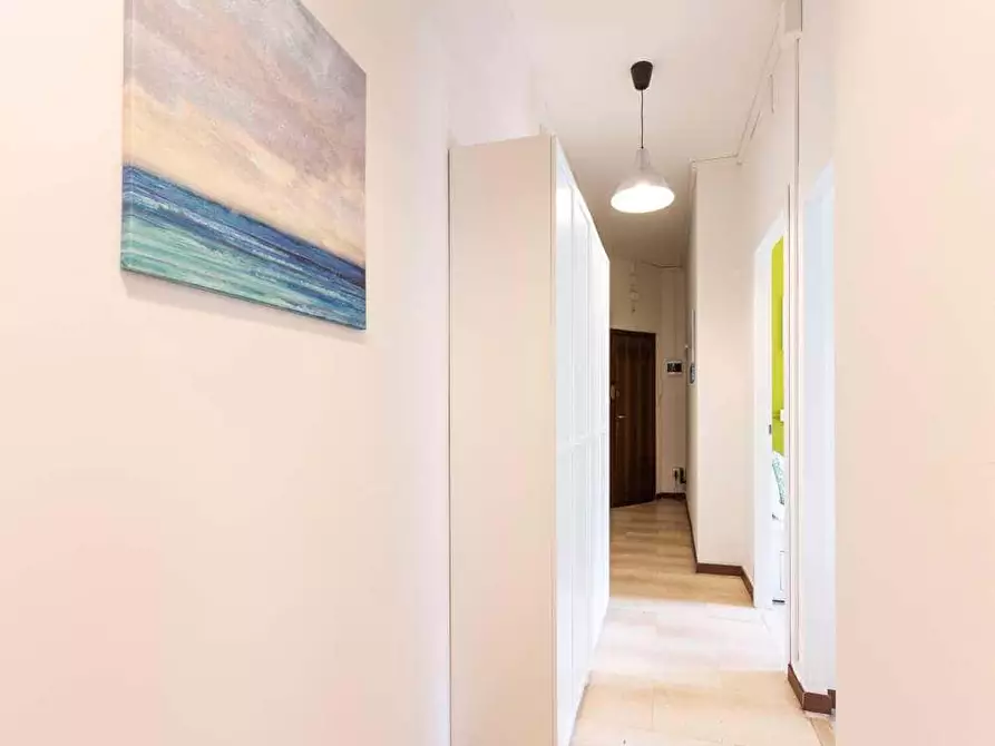 Immagine 16 di Camera in affitto  in Via Lorenteggio80 a Milano