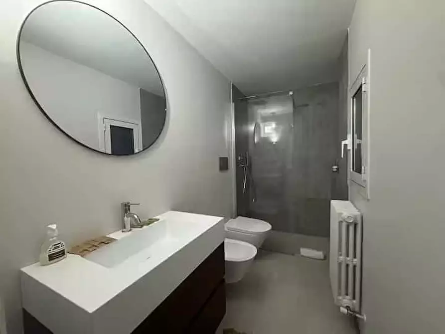 Immagine 10 di Appartamento in affitto  in Via dei Fienili43 a Roma