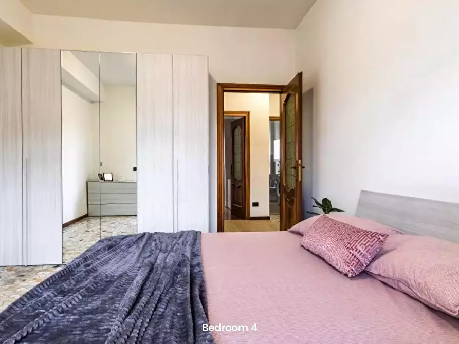 Immagine 2 di Camera in affitto  in Largo Vulci5 a Milano