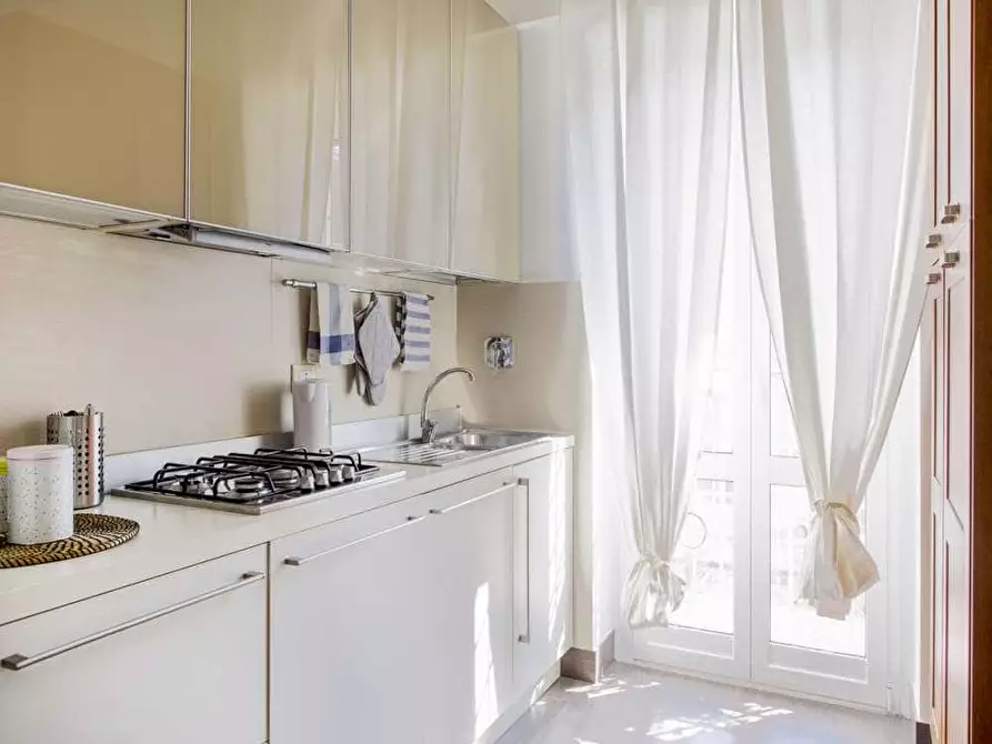 Immagine 26 di Camera in affitto  in Via Montebruno12 a Roma