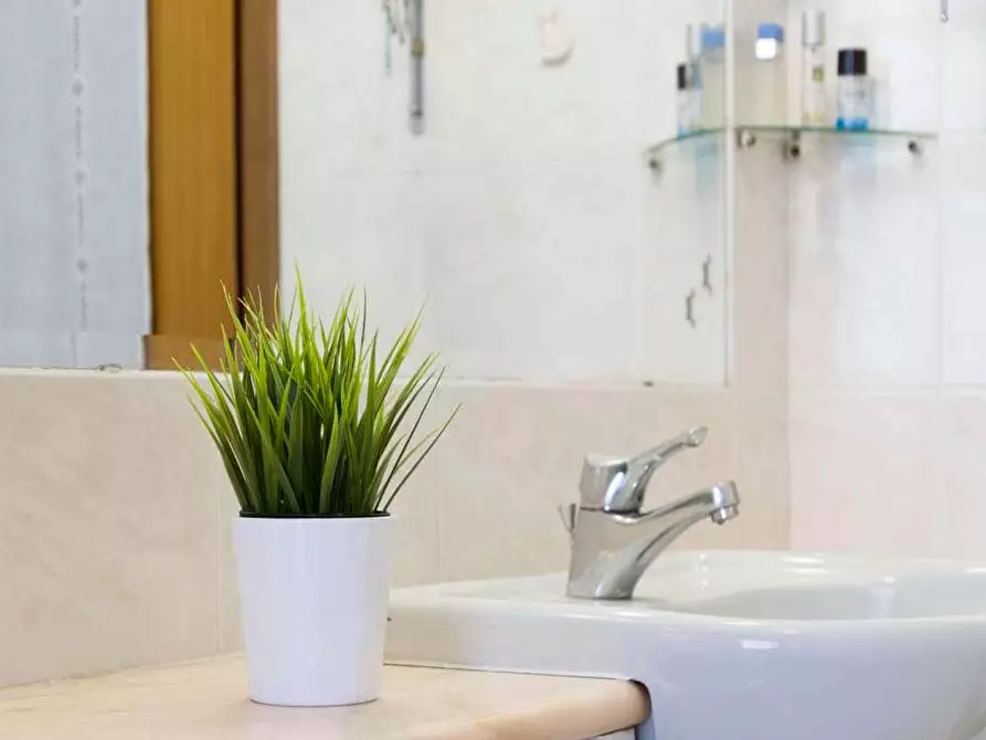 Immagine 27 di Camera in affitto  in Via Alzaia Naviglio Pavese44/46 a Milano