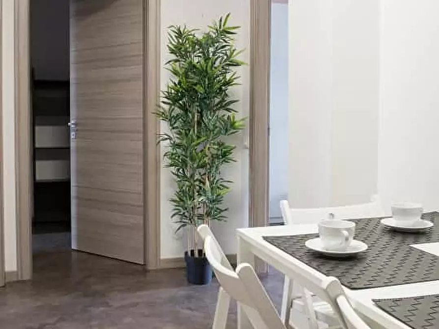 Immagine 10 di Camera in affitto  in Largo Domodossola2 a Milano
