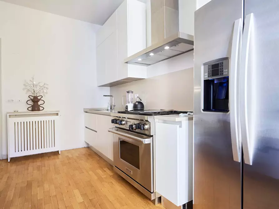 Immagine 63 di Appartamento in affitto  in Viale di Porta Vercellina2 a Milano