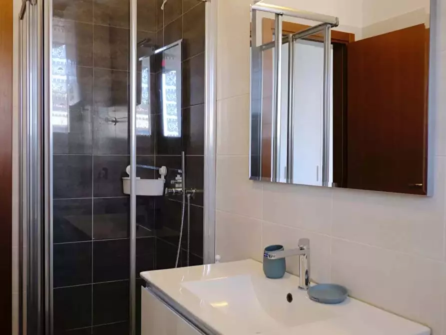 Immagine 8 di Appartamento in affitto  in Via Corno di Cavento21 a Milano