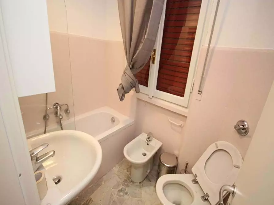 Immagine 18 di Camera in affitto  in Via Salvatore Barzilai13 a Milano