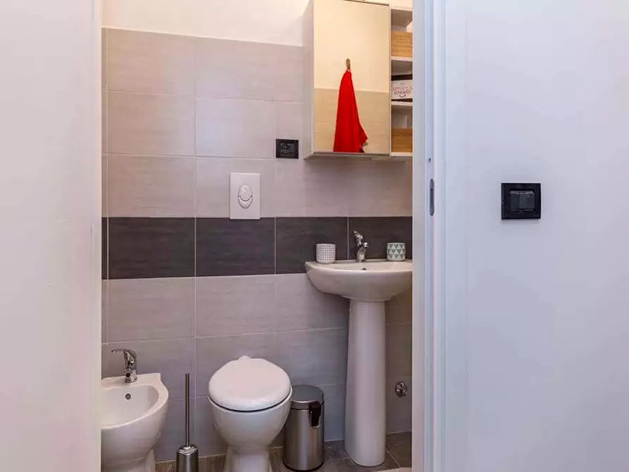 Immagine 17 di Camera in affitto  in Via Giulio Tarra1 a Milano