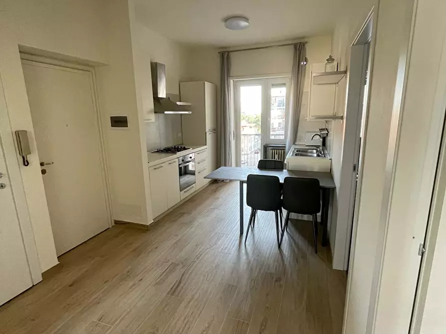 Immagine 10 di Camera in affitto  in Via Tiziano Vecellio46 a Torino