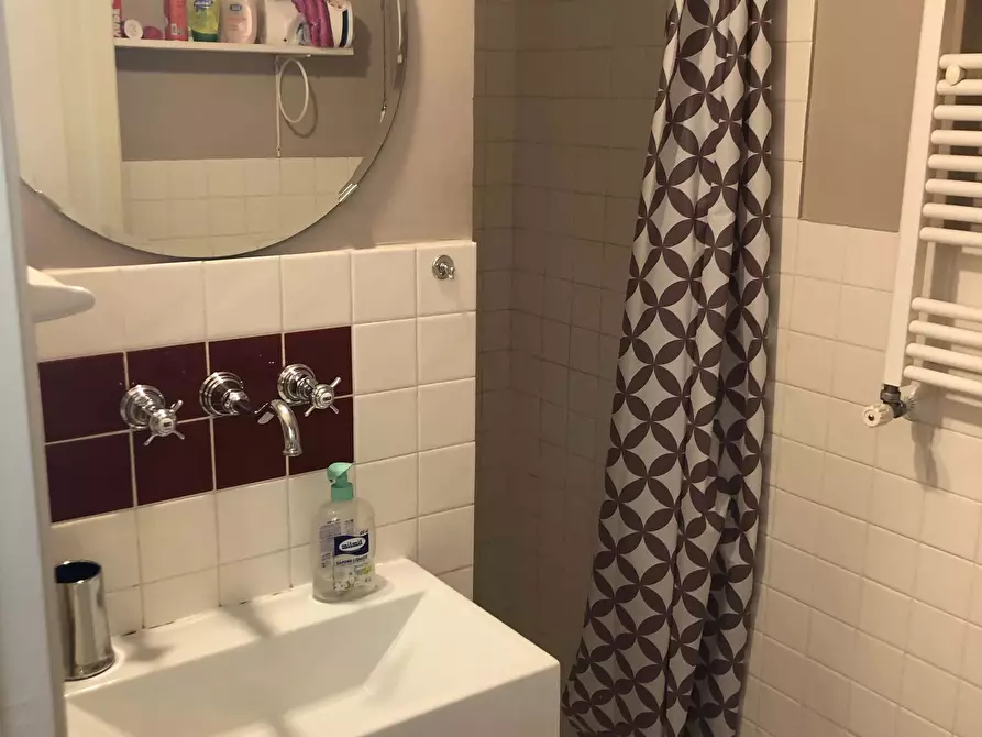 Immagine 8 di Appartamento in affitto  in Via degli Apuli50 a Roma