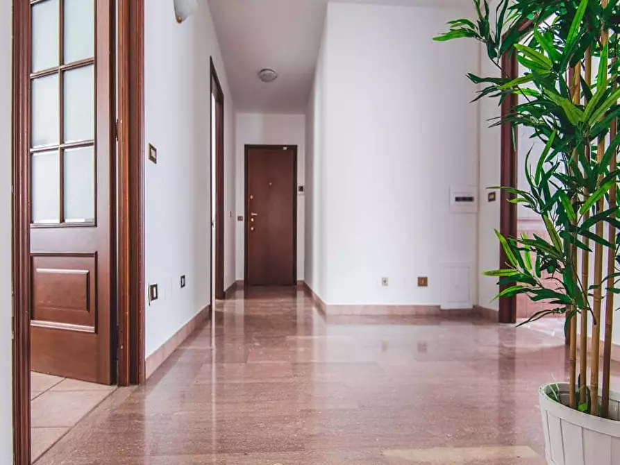 Immagine 10 di Camera in affitto  in Via Giuseppe Frua22 a Milano