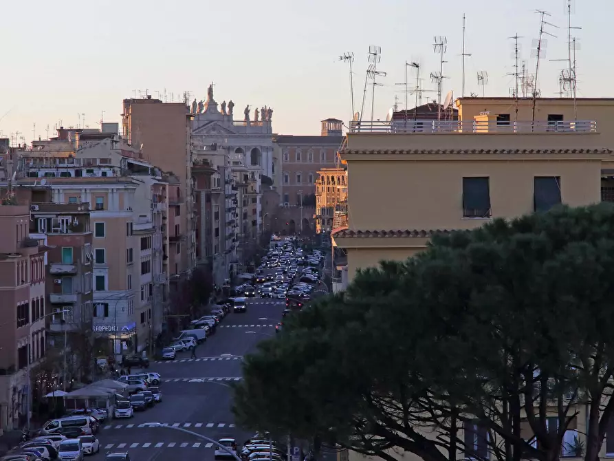 Immagine 3 di Appartamento in affitto  in Via Taranto93 a Roma