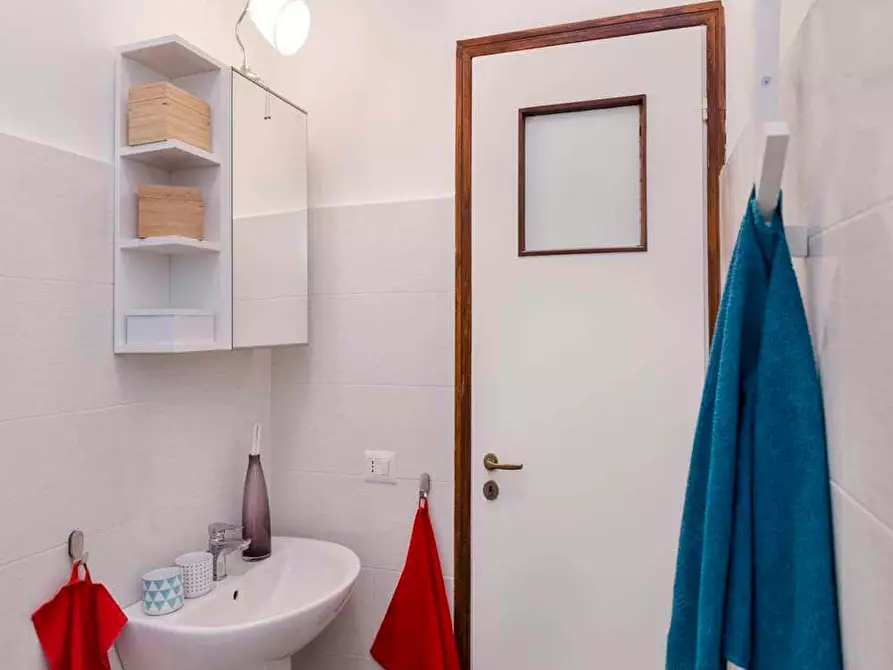 Immagine 35 di Camera in affitto  in Via dei Mandorli6 a Buccinasco