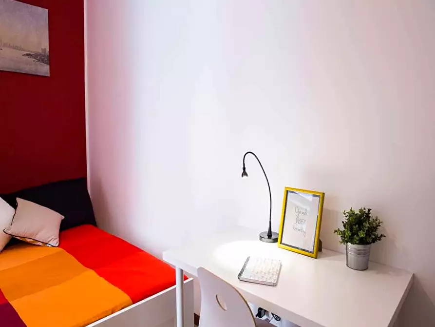 Immagine 2 di Camera in affitto  in Via Salvatore Barzilai15 a Milano