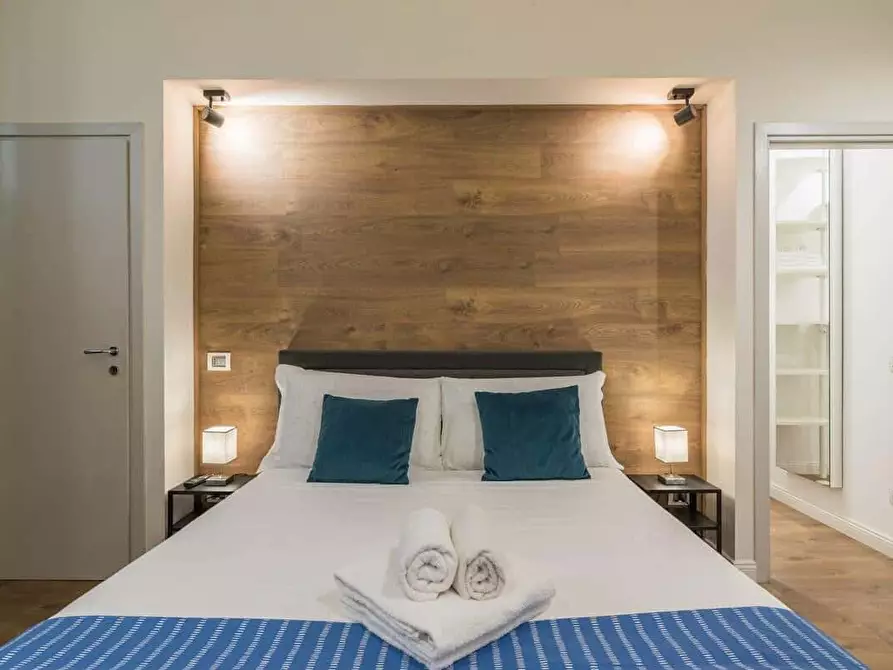 Immagine 17 di Appartamento in affitto  in Via Pomezia8 a Roma