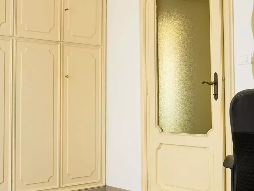 Immagine 11 di Camera in affitto  in Via San Paolo a Torino