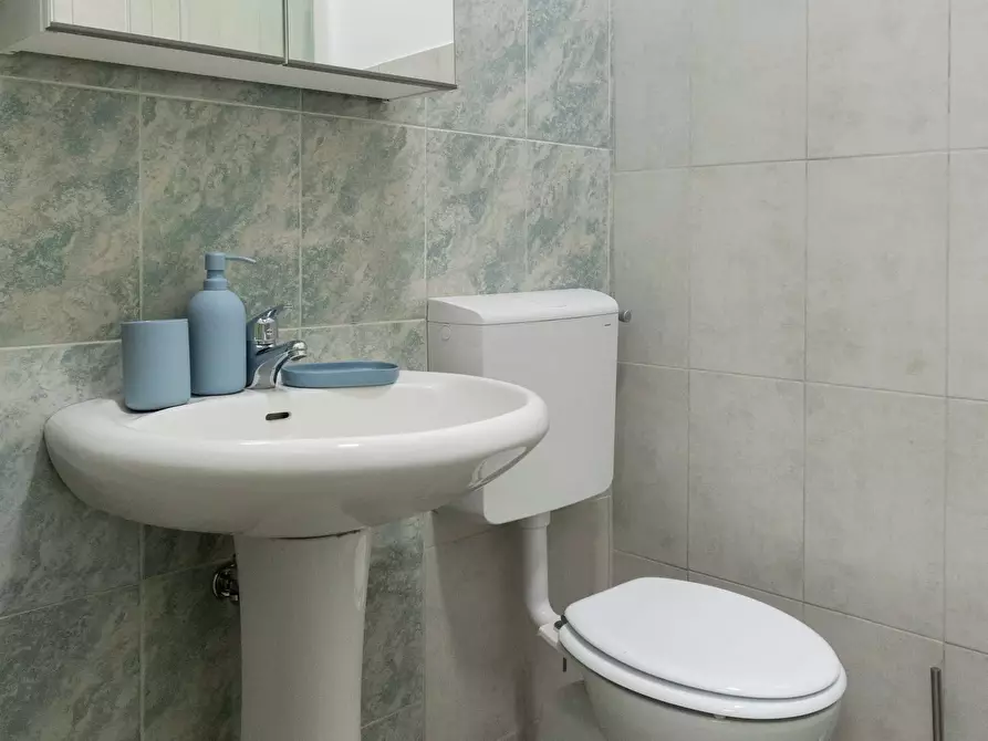 Immagine 24 di Camera in affitto  in Via Elba a Torino