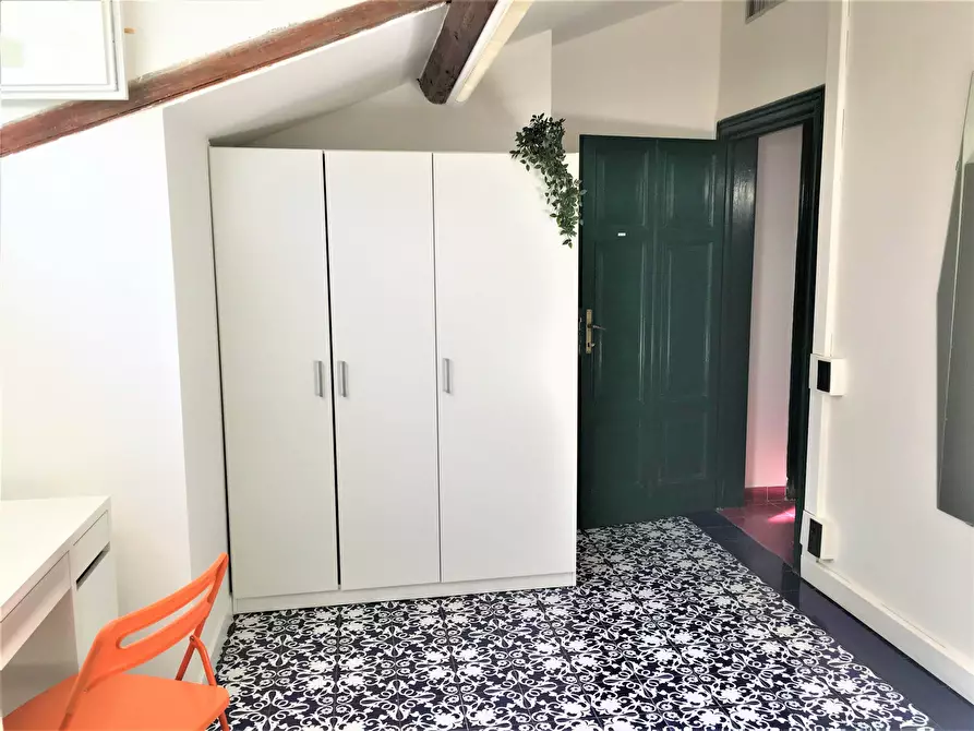 Immagine 2 di Camera in affitto  in Via della Cernaia38 a Firenze