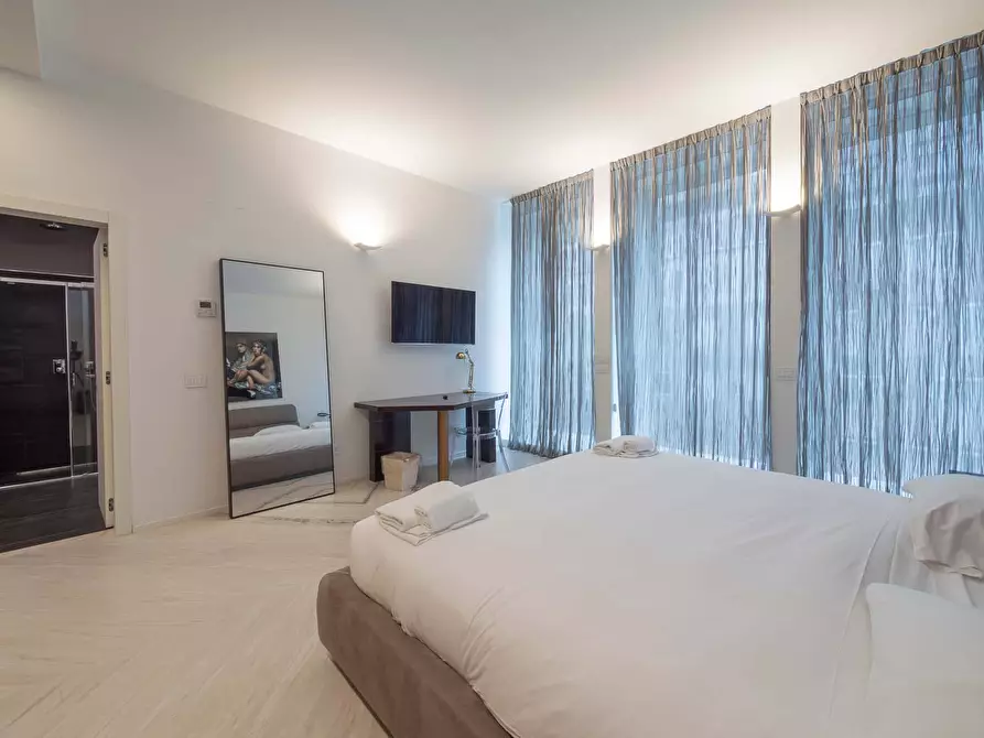 Immagine 39 di Appartamento in affitto  in Corso Europa10 a Milano