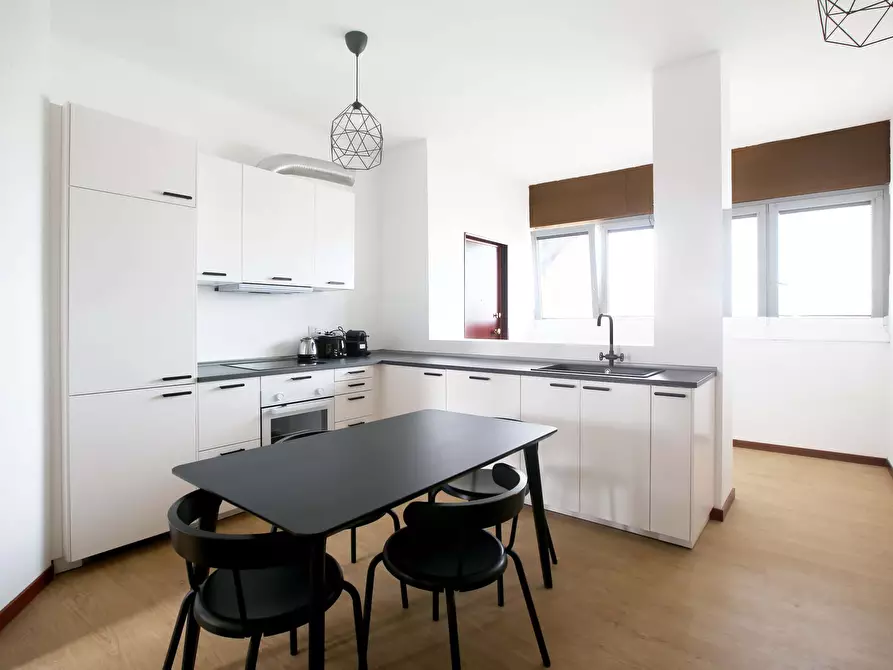 Immagine 11 di Camera in affitto  in Via Carlo Marx5 a Milano