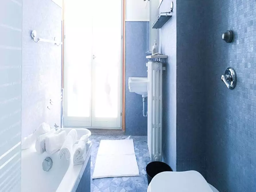 Immagine 16 di Camera in affitto  in Via Ariberto1 a Milano