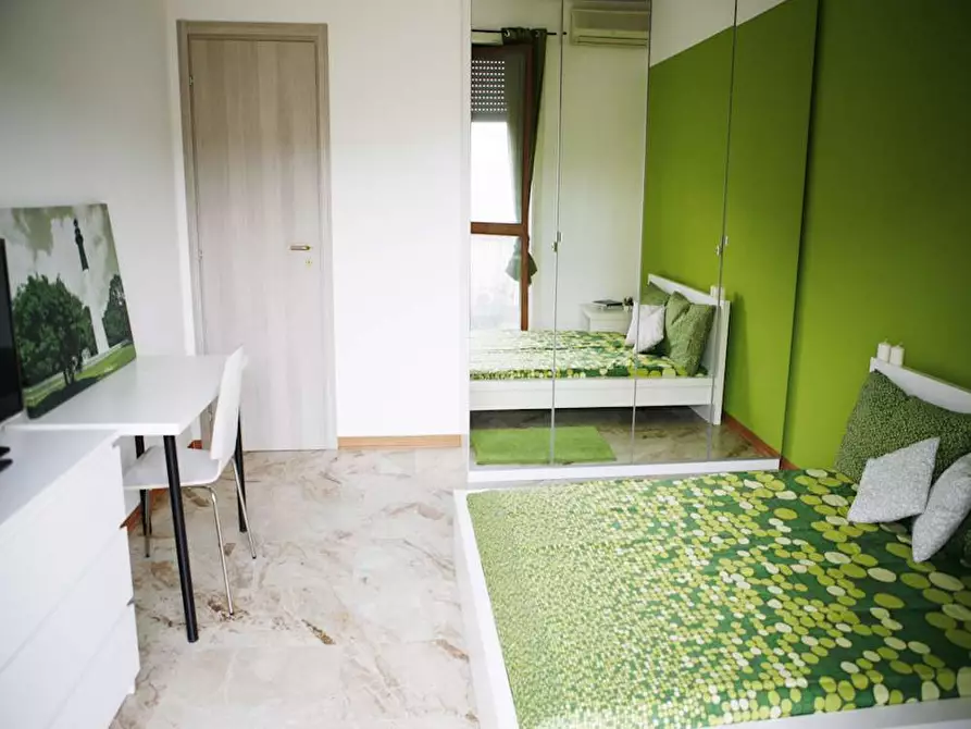 Immagine 2 di Camera in affitto  in Viale Abruzzi4 a Milano