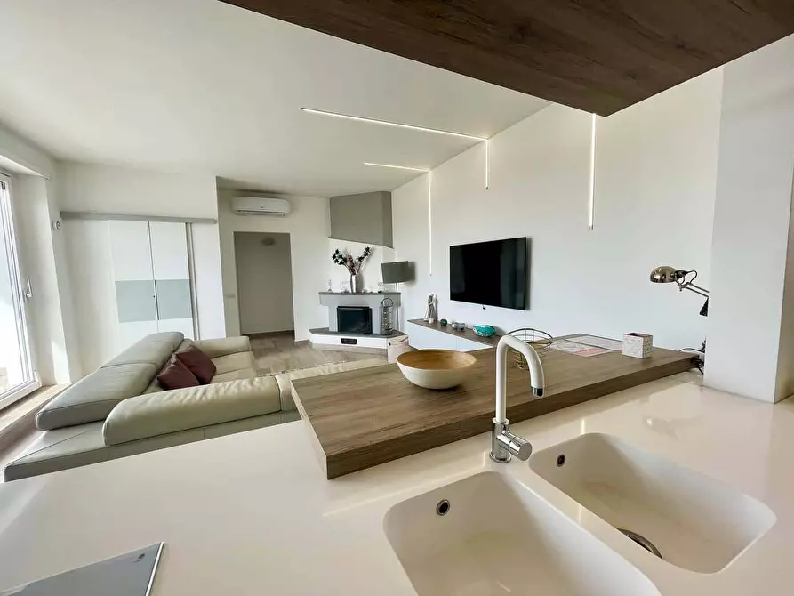 Immagine 29 di Appartamento in affitto  in Via Torri in Sabina14 a Roma