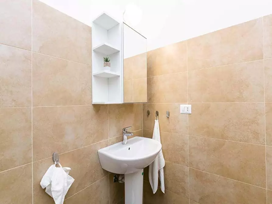 Immagine 66 di Camera in affitto  in Viale Beatrice D'Este4 a Milano