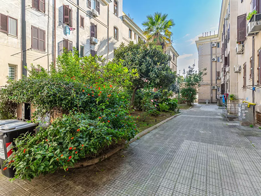 Immagine 38 di Appartamento in affitto  in Via Aldo Manuzio95 a Roma