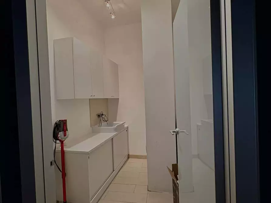 Immagine 8 di Camera in affitto  in Via Giosuè Carducci21 a Milano