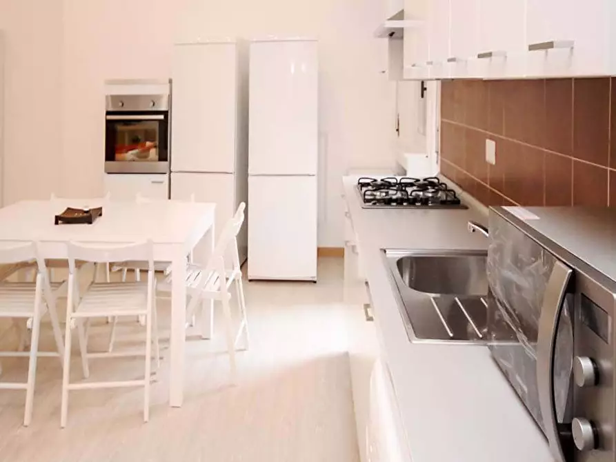 Immagine 6 di Camera in affitto  in Via Cesare Battisti21 a Milano