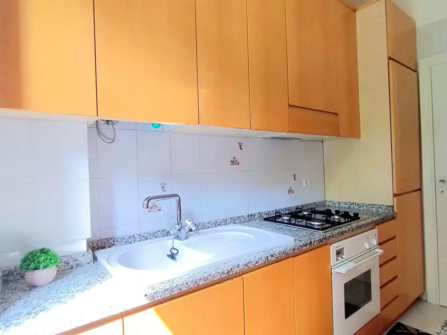 Immagine 14 di Appartamento in affitto  in Via Tavazzano a Milano