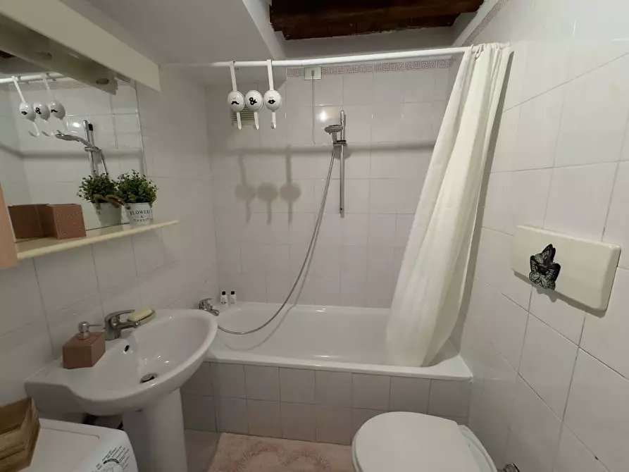 Immagine 11 di Appartamento in affitto  in Via Andrea Alciato20 a Como