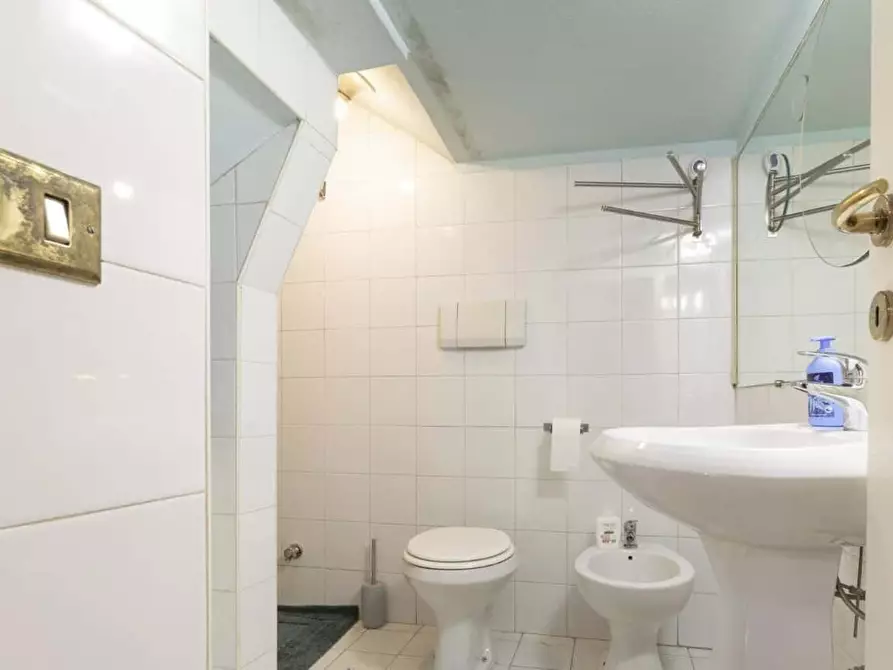 Immagine 5 di Camera in affitto  in Corso San Gottardo38 a Milano